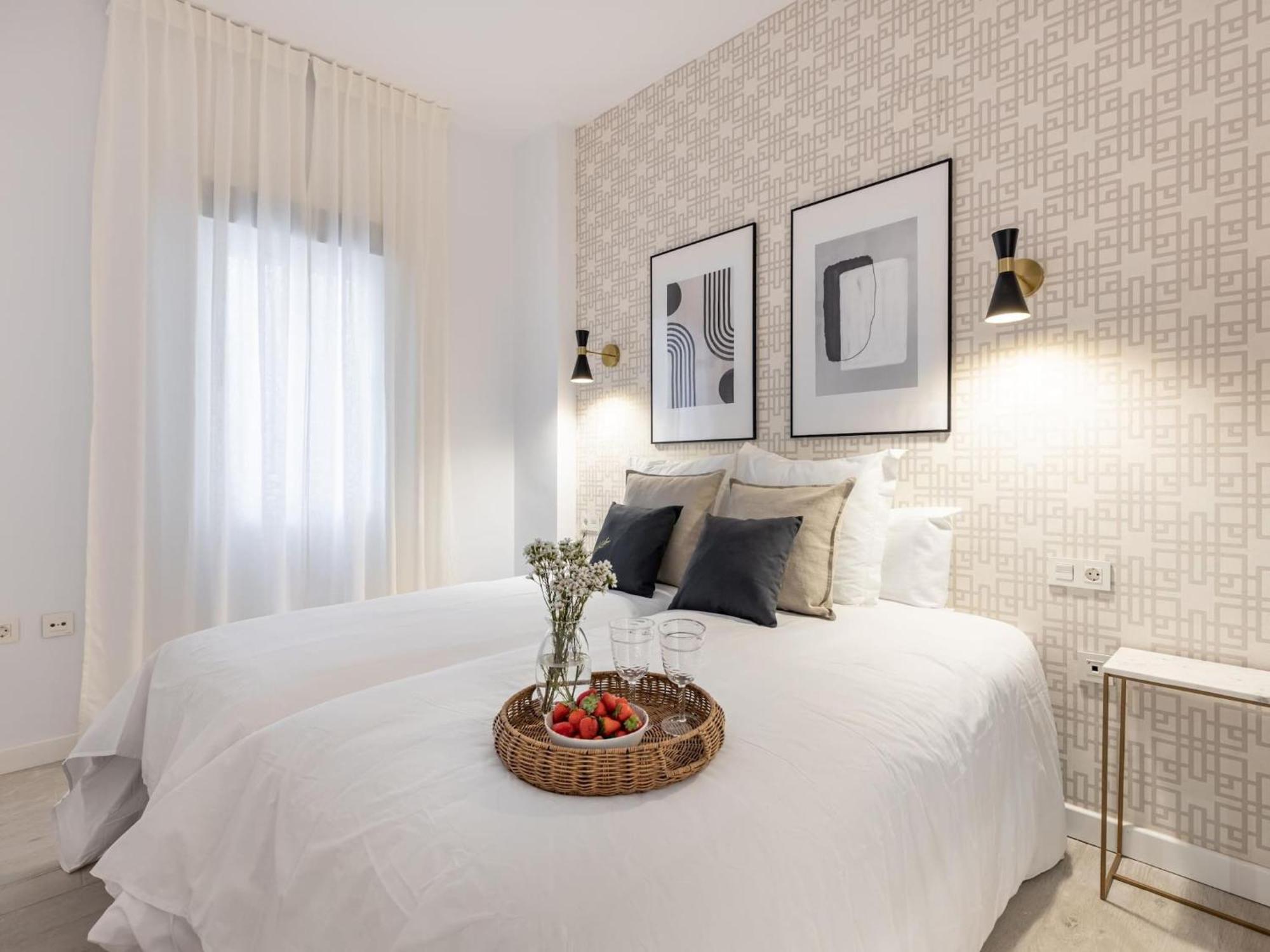 Central Stylish And Elegant 1 & 2 Bedroom Apartments III Granada Exterior photo