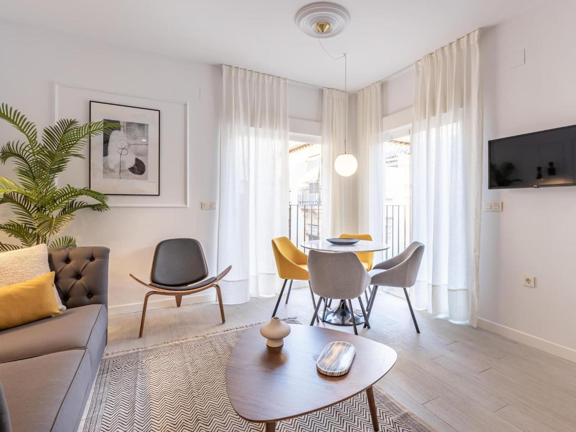 Central Stylish And Elegant 1 & 2 Bedroom Apartments III Granada Exterior photo